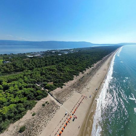 Viola Club Village & Camping Foce Varano Buitenkant foto