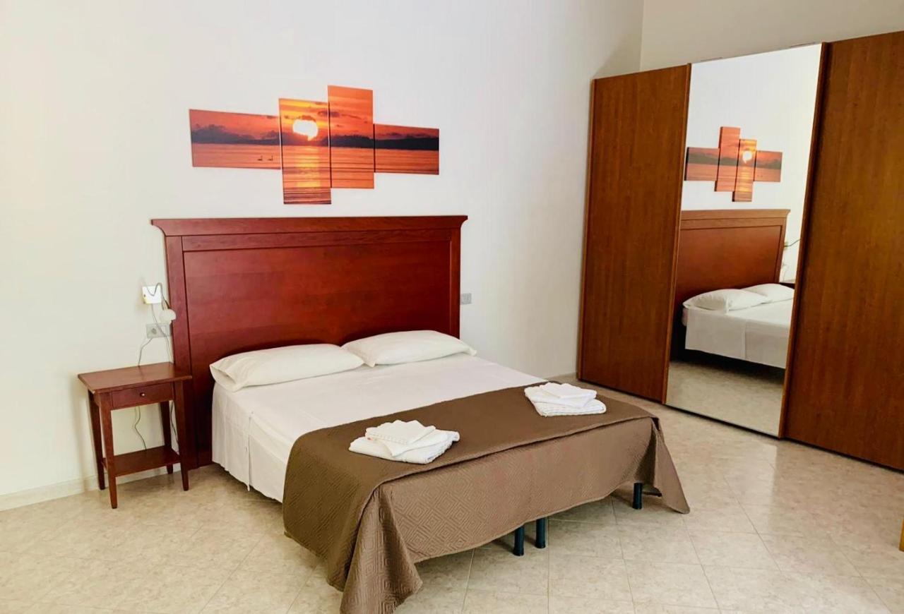 Viola Club Village & Camping Foce Varano Buitenkant foto